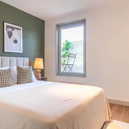 Apartman Chic 2br Duplex By Lovelystay *