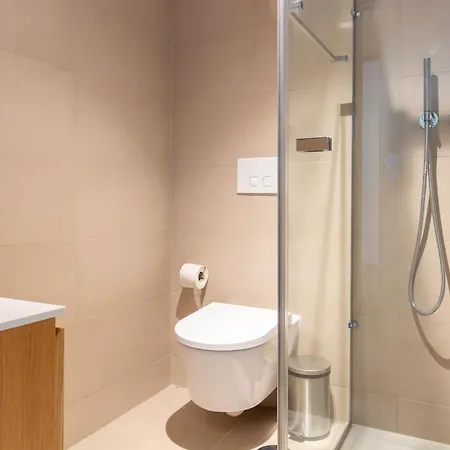 Apartman Chic 2br Duplex By Lovelystay